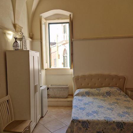 Palazzo Costantini Bed & Breakfast San Donato di Lecce Exterior photo