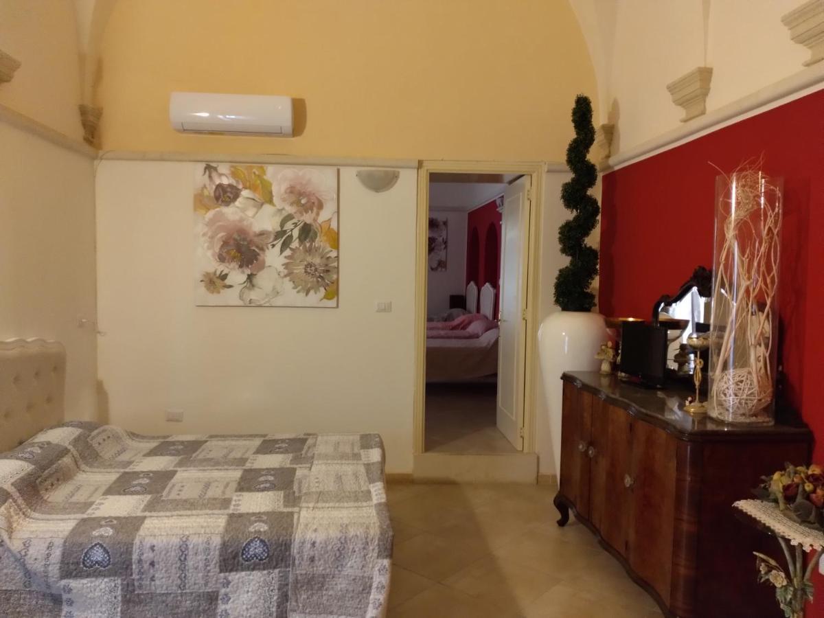 Palazzo Costantini Bed & Breakfast San Donato di Lecce Exterior photo