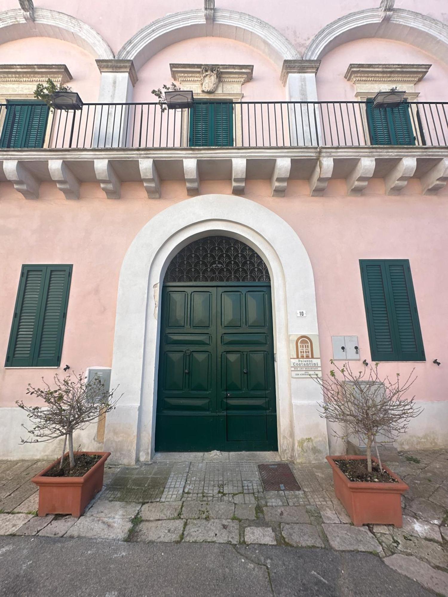 Palazzo Costantini Bed & Breakfast San Donato di Lecce Exterior photo